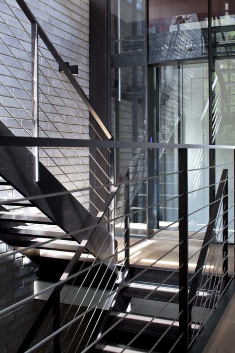 Tel Aviv Townhouse by Pitsou Kedem