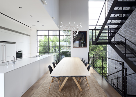 Tel Aviv Townhouse by Pitsou Kedem