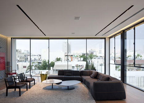 Tel Aviv Townhouse by Pitsou Kedem