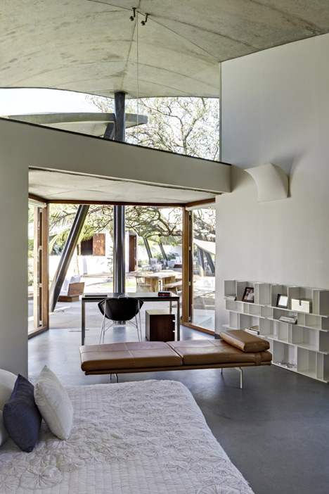 The Leaf House by SJK Architects