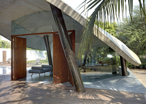 The Leaf House by SJK Architects