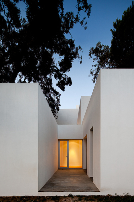 Three houses in Meco by DNSJ.arq