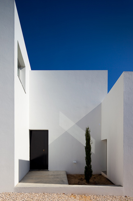 Three houses in Meco by DNSJ.arq