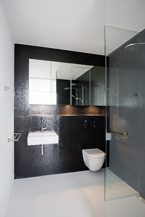 Urban Villa in Amsterdam by Pasel Kuenzel Architects
