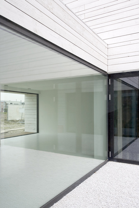 Urban Villa in Amsterdam by Pasel Kuenzel Architects