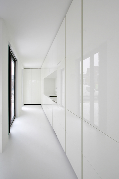 Urban Villa in Amsterdam by Pasel Kuenzel Architects