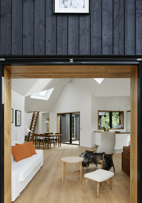 Village House by Powerhouse Company