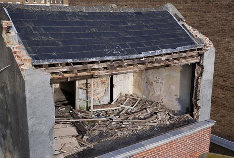 From the Knees of my Nose to the Belly of my Toes by Alex Chinneck