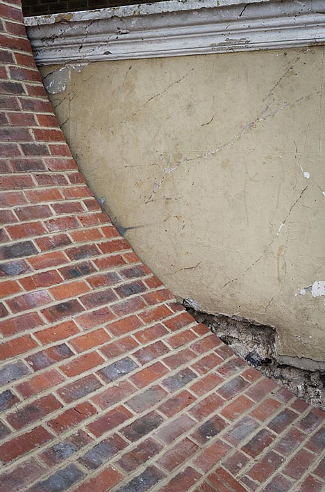 From the Knees of my Nose to the Belly of my Toes by Alex Chinneck