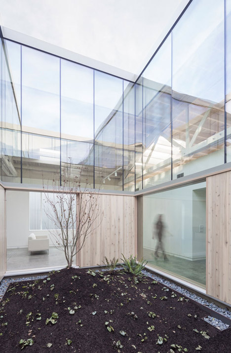 Bowstring Truss House by Works Partnership Architecture