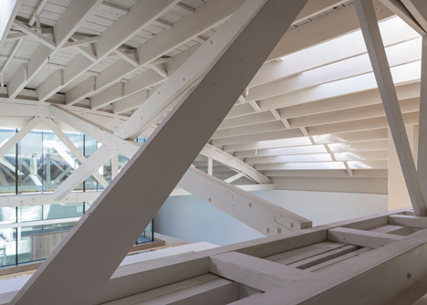 Bowstring Truss House by Works Partnership Architecture