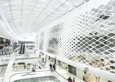Shopping centre covered in silver balls by UNStudio