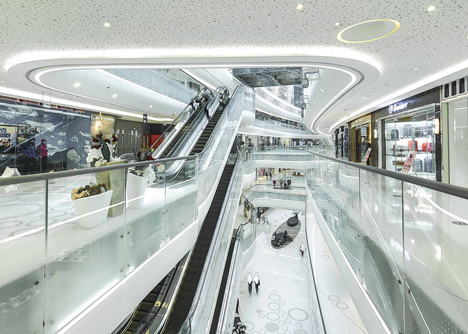 Shopping centre covered in silver balls by UNStudio