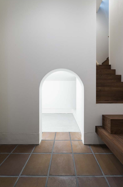 Japanese house designed around a dining table by Tsubasa Iwahashi Architects