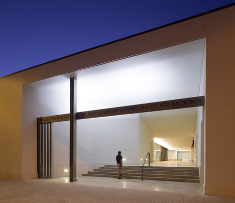 La Ascension del Senor Church by AGi architects