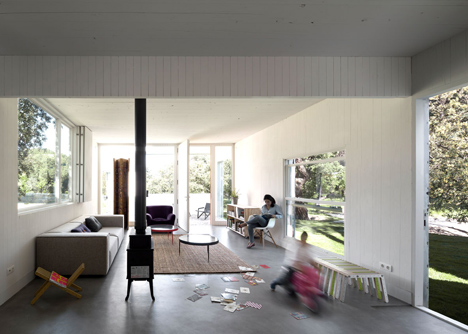 MO House in the woods by FRPO