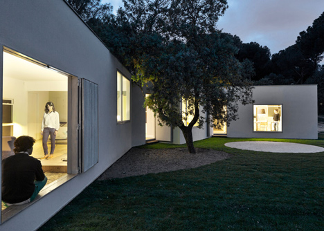 MO House in the woods by FRPO