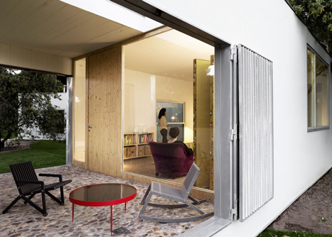 MO House in the woods by FRPO