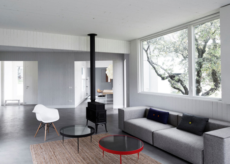 MO House in the woods by FRPO