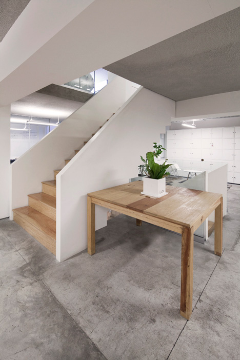 Office in Mexico that centres around its staircase
