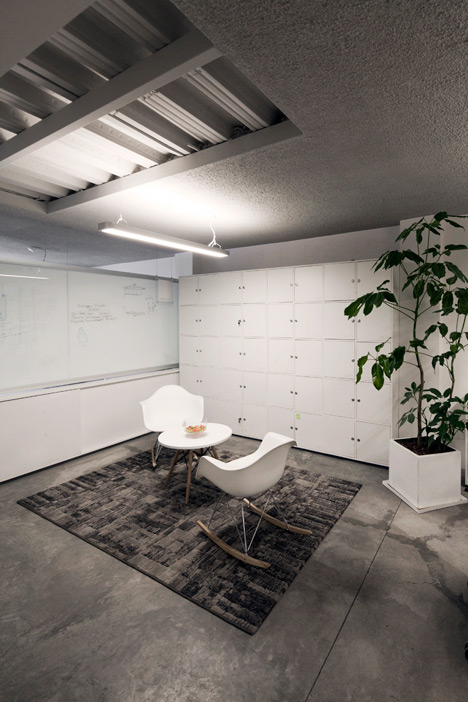 Office in Mexico that centres around its staircase