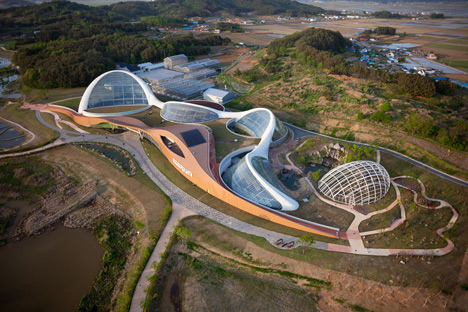 National Ecology Center by Grimshaw and Samoo