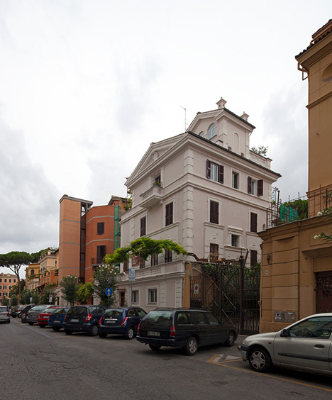 Renovated apartment in Rome by Scape