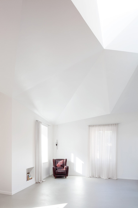 Renovated apartment in Rome by Scape