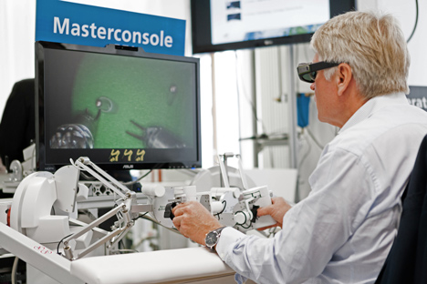 Robot surgeons to operate on beating human hearts