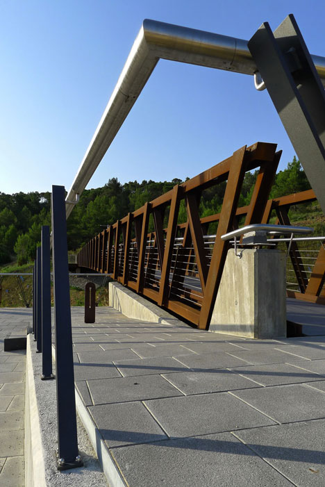 Sant Pere Sacarrera corten steel Footbridge by Alfa Polaris SL