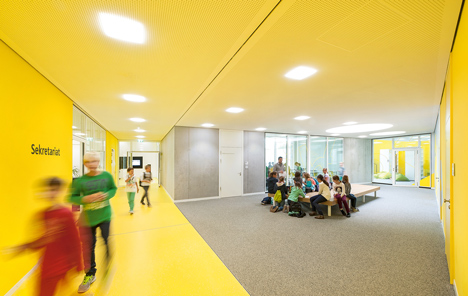 Secondary School Ergolding by Behnisch Architekten