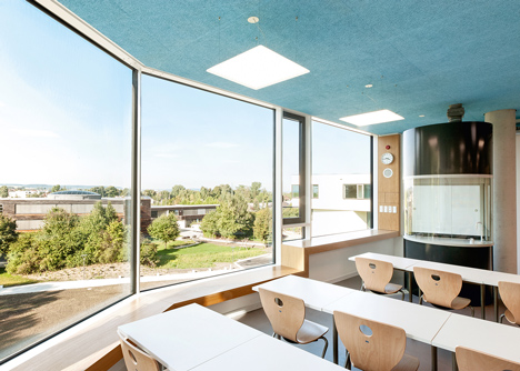 Secondary School Ergolding by Behnisch Architekten