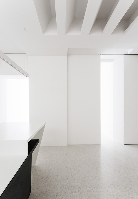 Beletage Apartment in Vienna by Alex Graef