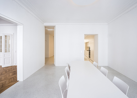 Beletage Apartment in Vienna by Alex Graef