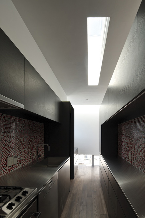 Concrete house named Calm by Apollo Architects & Associates