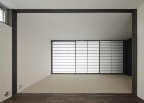 Concrete house named Calm by Apollo Architects & Associates
