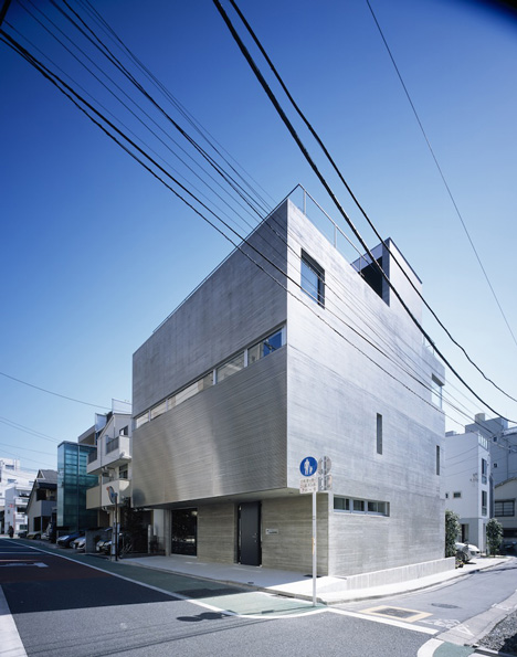 Concrete house named Calm by Apollo Architects & Associates
