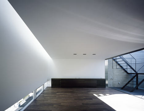 Concrete house named Calm by Apollo Architects & Associates