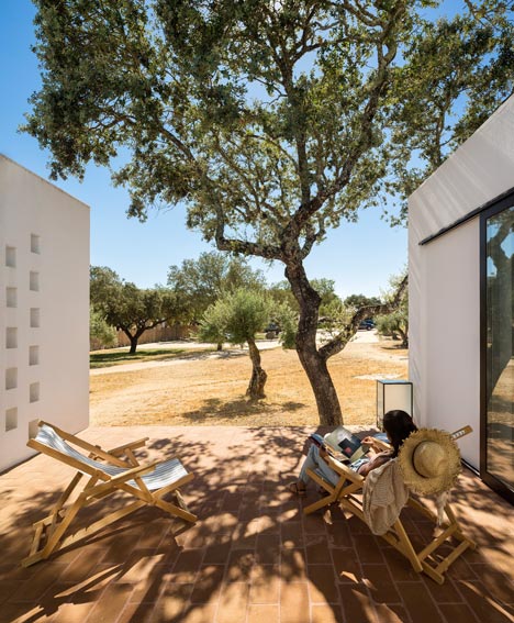 Cork-clad Ecork Hotel in Portugal by José Carlos Cruz