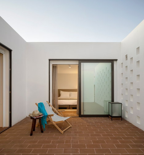 Cork-clad Ecork Hotel in Portugal by José Carlos Cruz