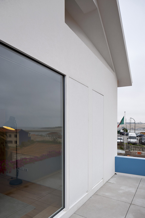 Flower House by Ezzo architects_dezeen_14