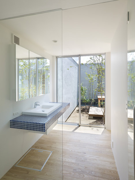 House N by Tomohiro Hata Architect and Associates