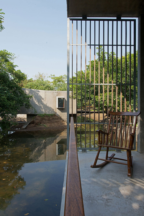 House on a stream by Architecture Brio