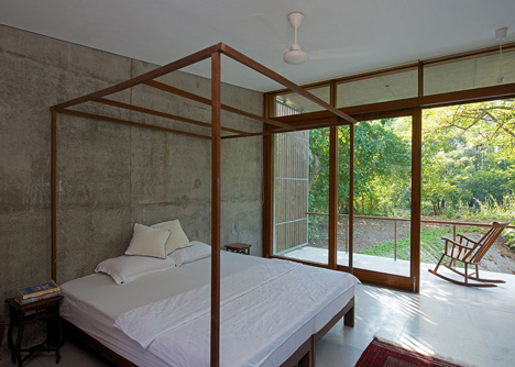 House on a stream by Architecture Brio
