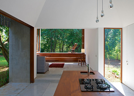 House on a stream by Architecture Brio