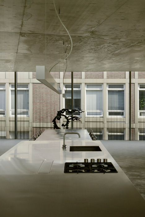 Wiel Arets completes a glazed house for a vintage car collector