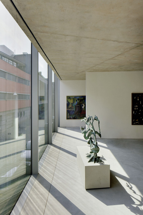 Wiel Arets completes a glazed house for a vintage car collector