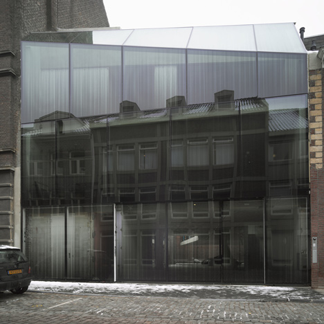 Wiel Arets completes a glazed house for a vintage car collector