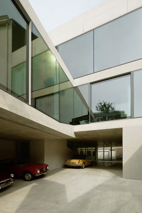Wiel Arets completes a glazed house for a vintage car collector