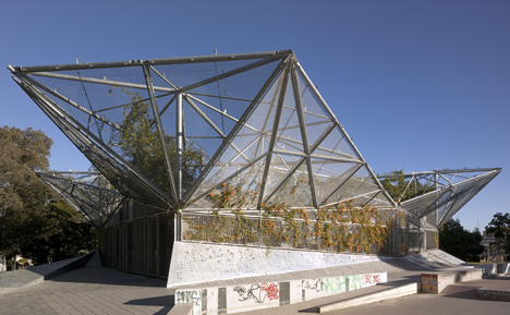 Waterloo Youth Family and Community Centre by Collins and Turner_dezeen_13
